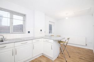 Kitchen/Breakfast Room- click for photo gallery